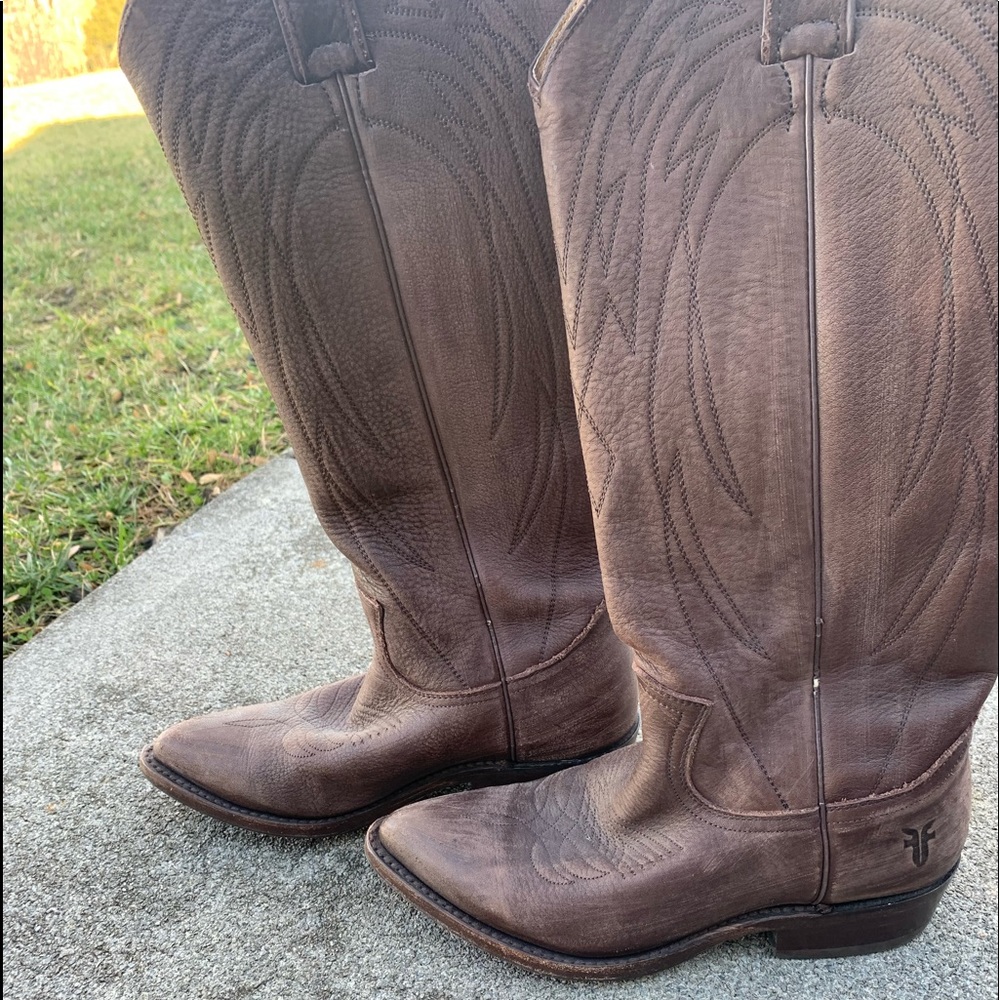Women’s Frye Boots - Picture 2 of 6